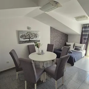 D&d Apartment